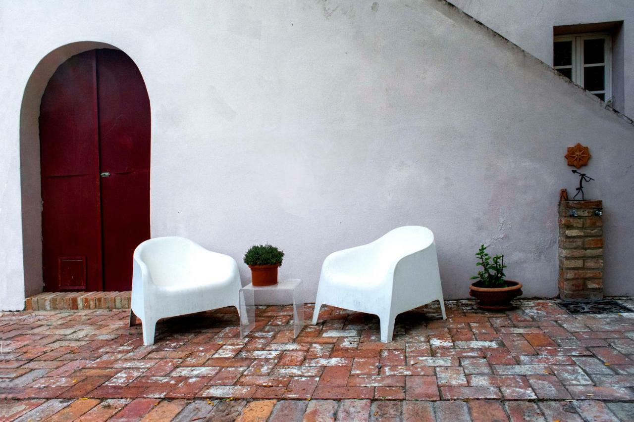 Bb Gli Aristogatti Bed & Breakfast Ghizzano Bagian luar foto